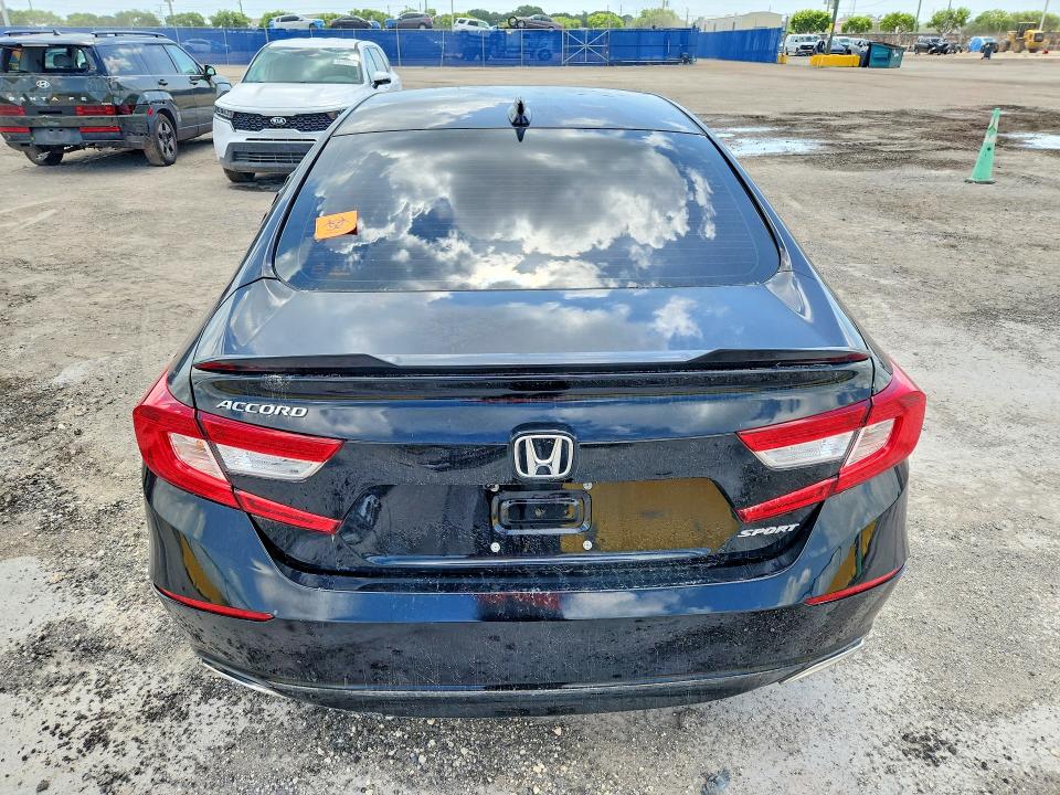 58451616 :رقم المزاد ، 1HGCV1F34NA086745 vin ، 2022 Honda Accord مزاد بيع