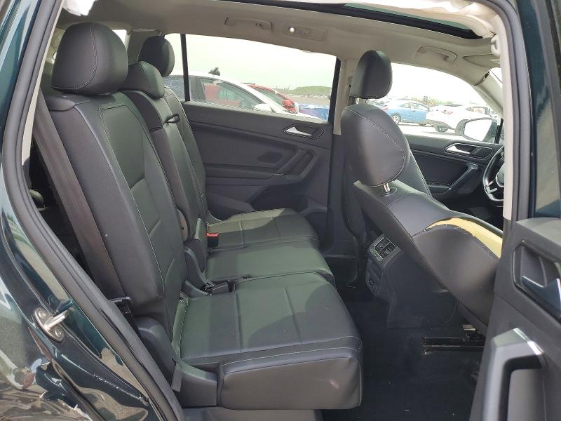 56486726 :رقم المزاد ، 3VV2B7AX0JM012706 vin ، 2018 Volkswagen Tiguan مزاد بيع