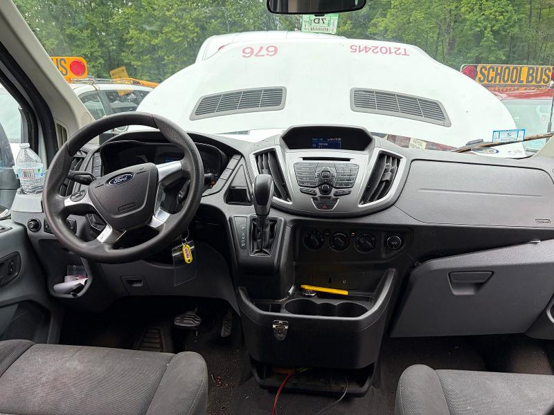 58862866 :رقم المزاد ، 1FBZX2ZM8FKA91962 vin ، 2015 Ford Transit مزاد بيع