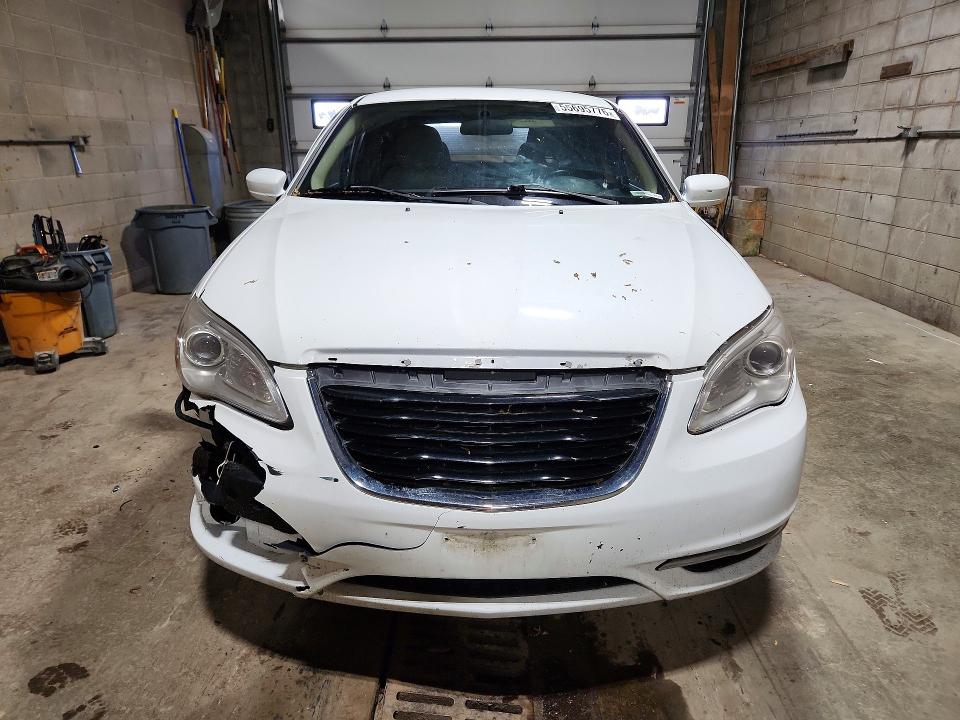 2011 Chrysler 200 მანქანა იყიდება აუქციონზე, vin: 1C3BC1FB4BN618463, აუქციონის ნომერი: 55695776