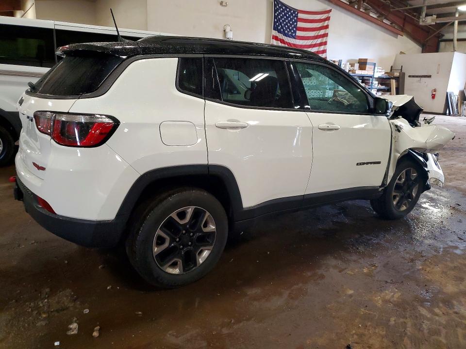58483416 :رقم المزاد ، 3C4NJDDB2JT179247 vin ، 2018 Jeep Compass مزاد بيع