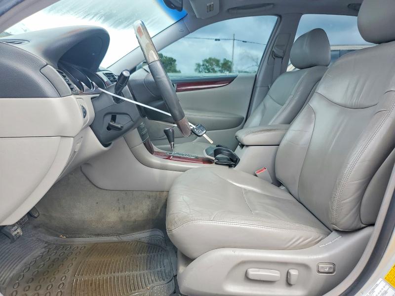 55784776 :رقم المزاد ، JTHBF30G425023582 vin ، 2002 Lexus Es مزاد بيع