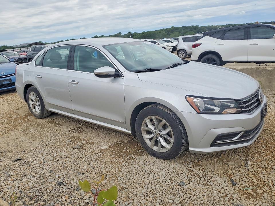 58034966 :رقم المزاد ، 1VWAT7A33HC059399 vin ، 2017 Volkswagen Passat مزاد بيع