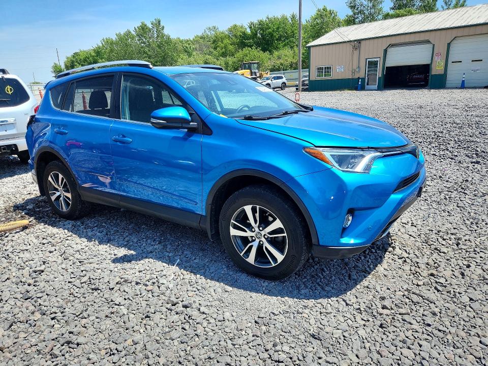 2016 Toyota Rav4 მანქანა იყიდება აუქციონზე, vin: 2T3RFREV9GW472587, აუქციონის ნომერი: 56240526