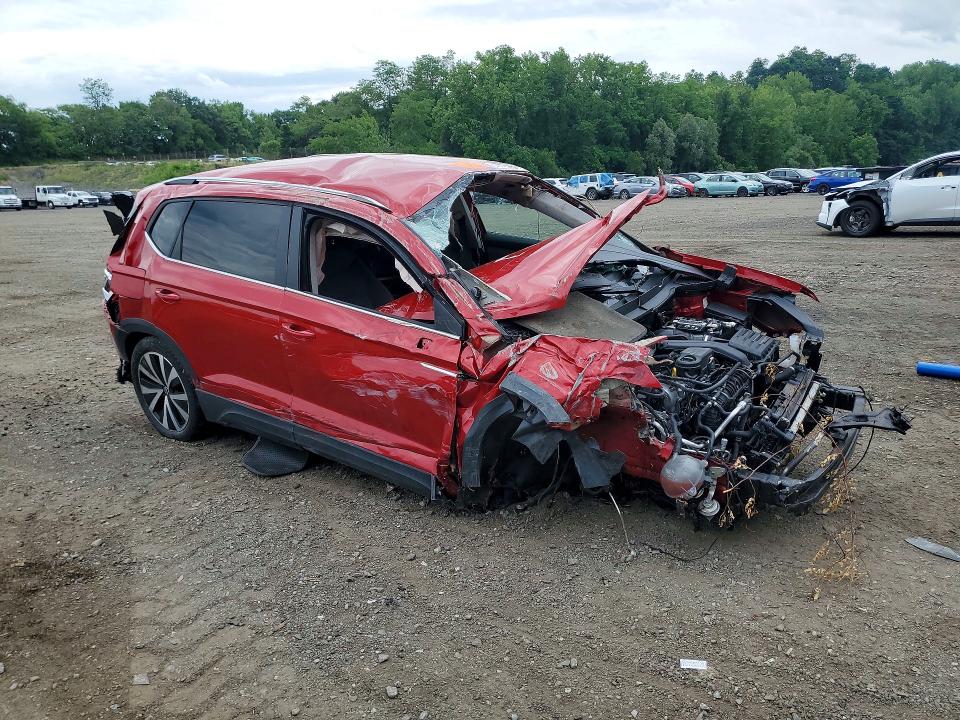 56972426 :رقم المزاد ، 3VVYX7B28NM054397 vin ، 2022 Volkswagen Taos مزاد بيع