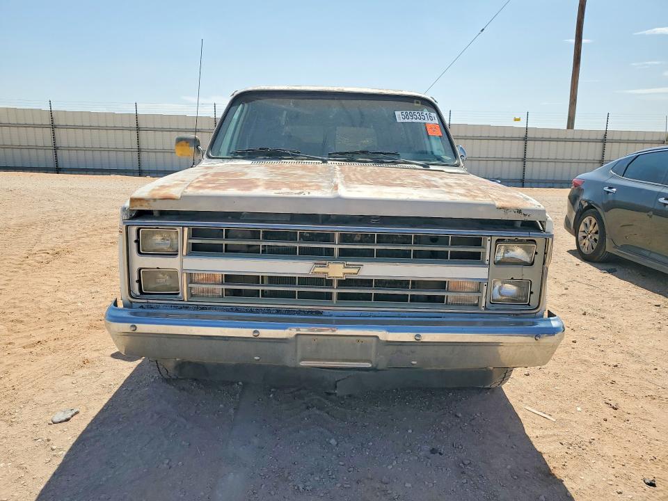 1988 Chevrolet Suburban მანქანა იყიდება აუქციონზე, vin: 1GCER16K4JF116701, აუქციონის ნომერი: 58953516