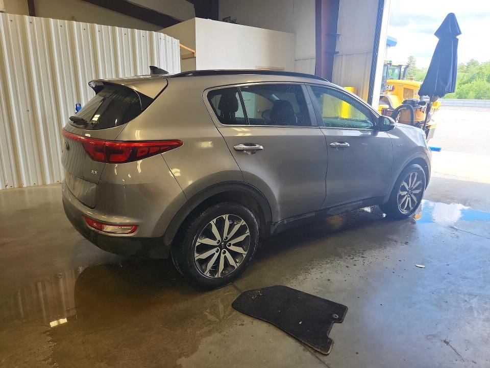 57217426 :رقم المزاد ، KNDPNCAC7J7422740 vin ، 2018 Kia Sportage مزاد بيع