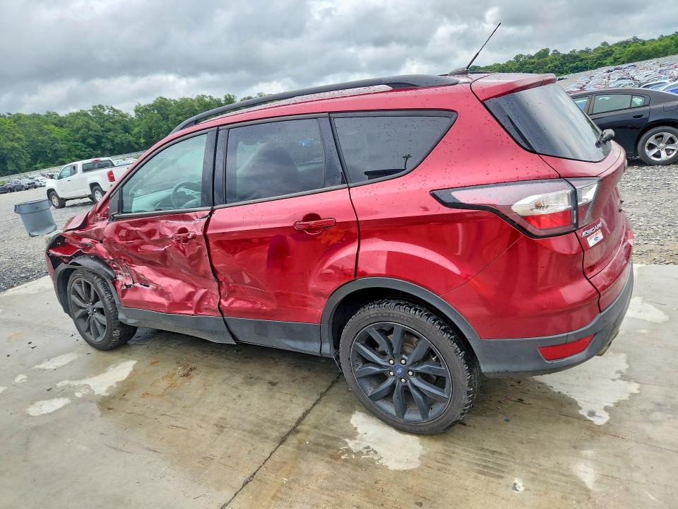 Продаж на аукціоні авто 2018 Ford Escape, vin: 1FMCU0GD4JUD33916, номер лоту: 57628386