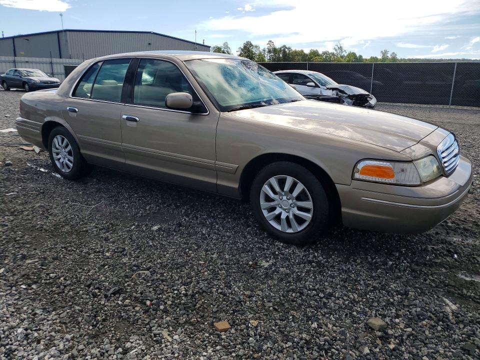 Продаж на аукціоні авто 2002 Ford Crown Victoria, vin: 2FAFP73W02X101208, номер лоту: 58352796