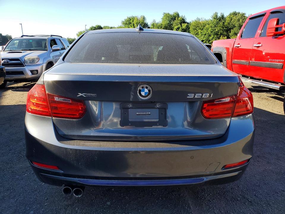 2015 Bmw 328 მანქანა იყიდება აუქციონზე, vin: WBA3B3G51FNR88683, აუქციონის ნომერი: 56363416