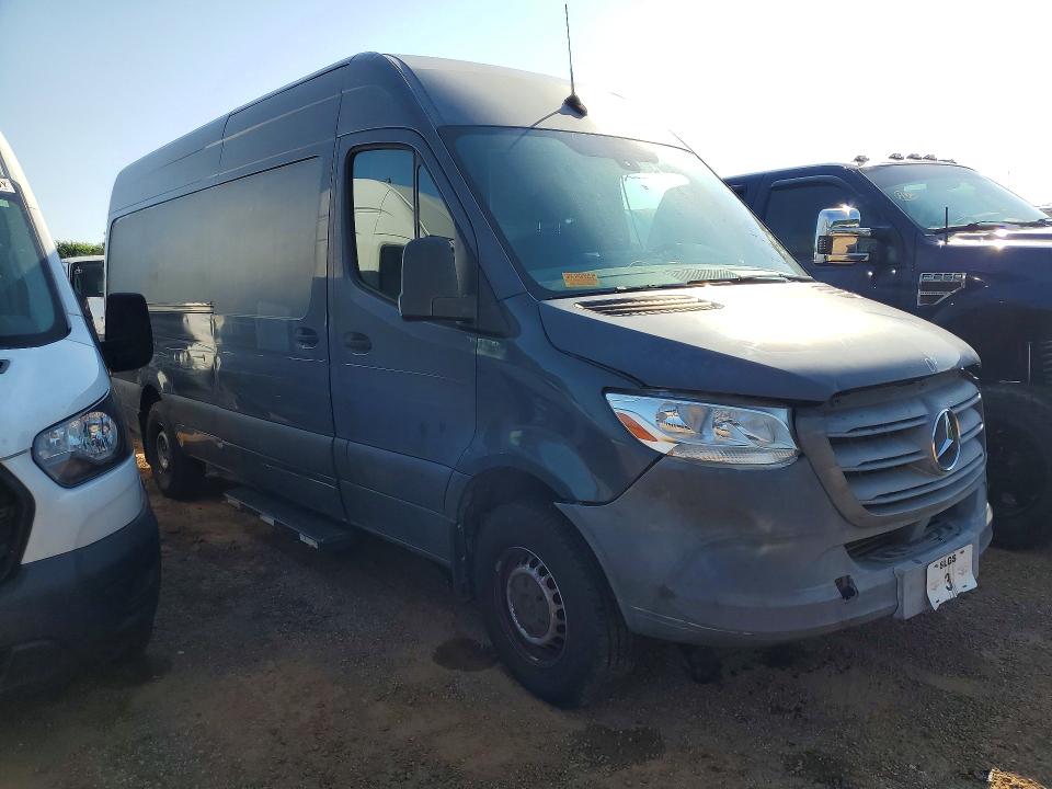 56732936 :رقم المزاد ، WD4PF1CD9KP129209 vin ، 2019 Mercedes Benz Sprinter مزاد بيع