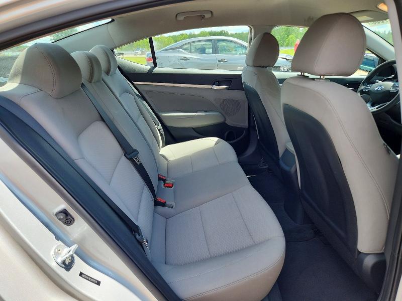 57637306 :رقم المزاد ، 5NPD74LF8KH493579 vin ، 2019 Hyundai Elantra مزاد بيع