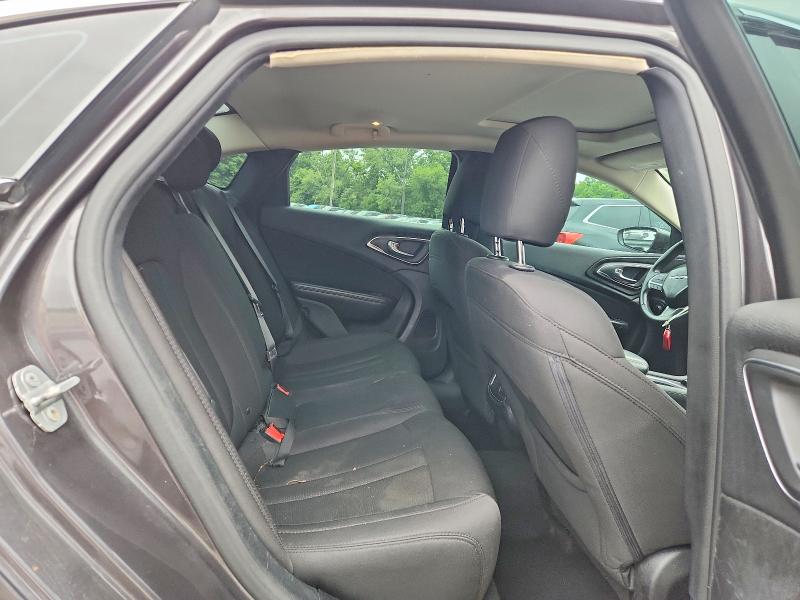 58481826 :رقم المزاد ، 1C3CCCAB4FN536021 vin ، 2015 Chrysler 200 مزاد بيع