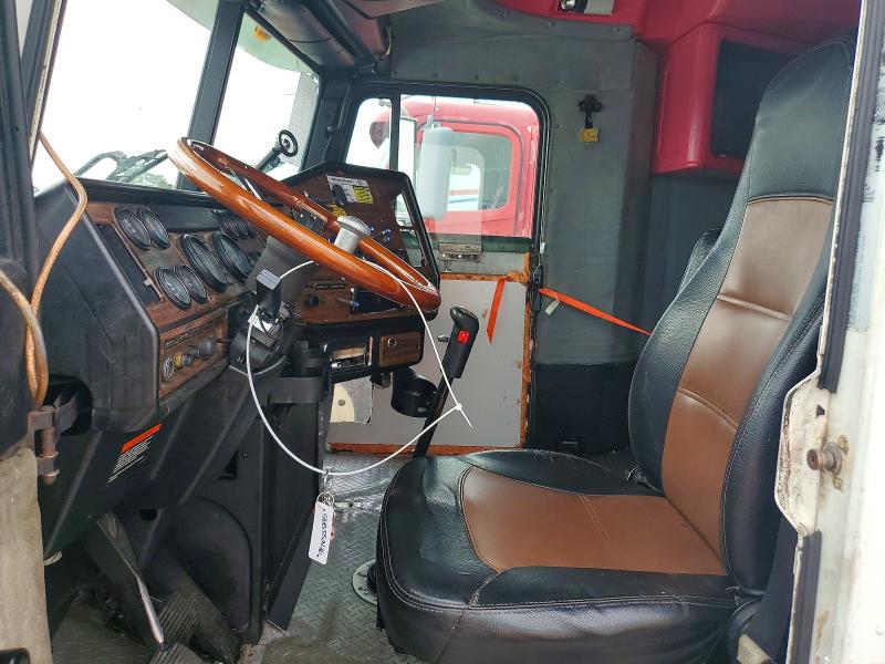 Продажа на аукционе авто 2001 Freightliner Fld120, vin: 1FUJAHCG21PF96211, номер лота: 56838246