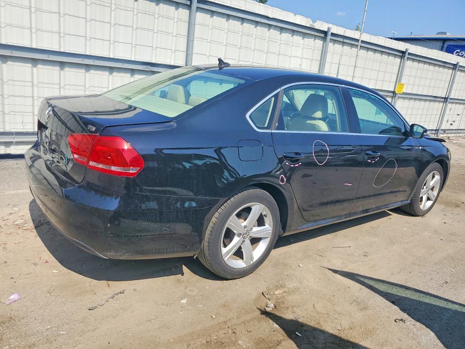 58888786 :رقم المزاد ، 1VWAT7A3XFC094468 vin ، 2015 Volkswagen Passat مزاد بيع
