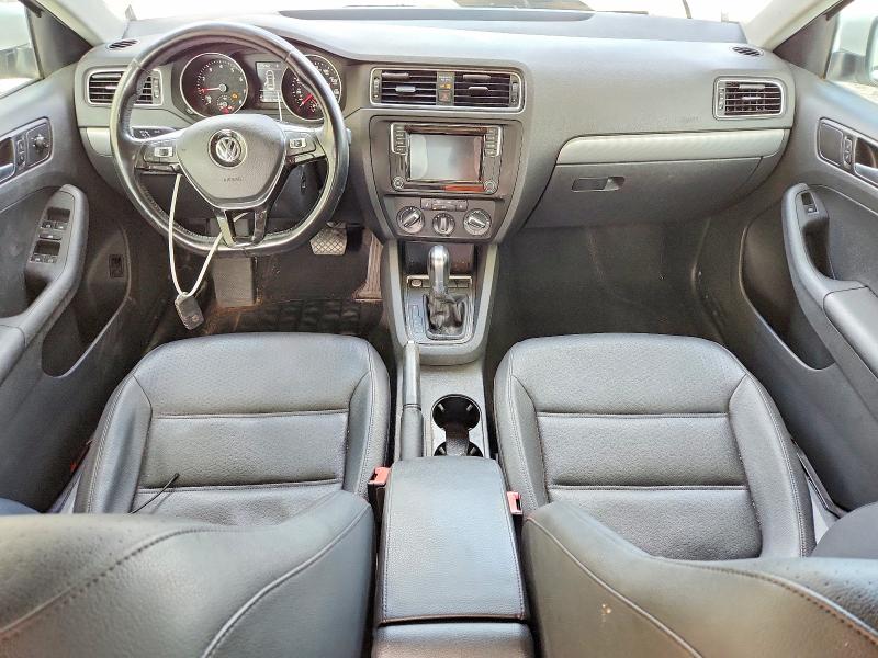 57434506 :رقم المزاد ، 3VWDB7AJ0HM270525 vin ، 2017 Volkswagen Jetta مزاد بيع