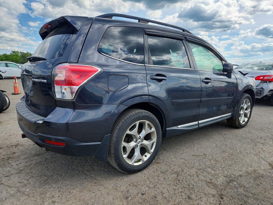 55669986 :رقم المزاد ، JF2SJAWC0JH479182 vin ، 2018 Subaru Forester مزاد بيع