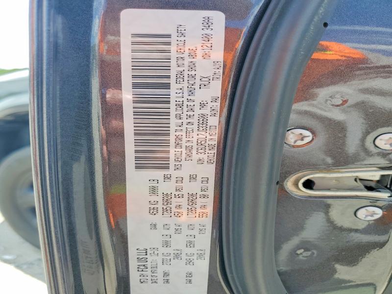 51432556 :رقم المزاد ، 3C6UR5DL7JG336600 vin ، 2018 Ram 2500 مزاد بيع