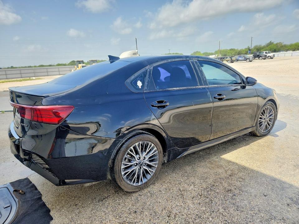 2024 Kia Forte მანქანა იყიდება აუქციონზე, vin: 3KPF54AD7RE795721, აუქციონის ნომერი: 54427906
