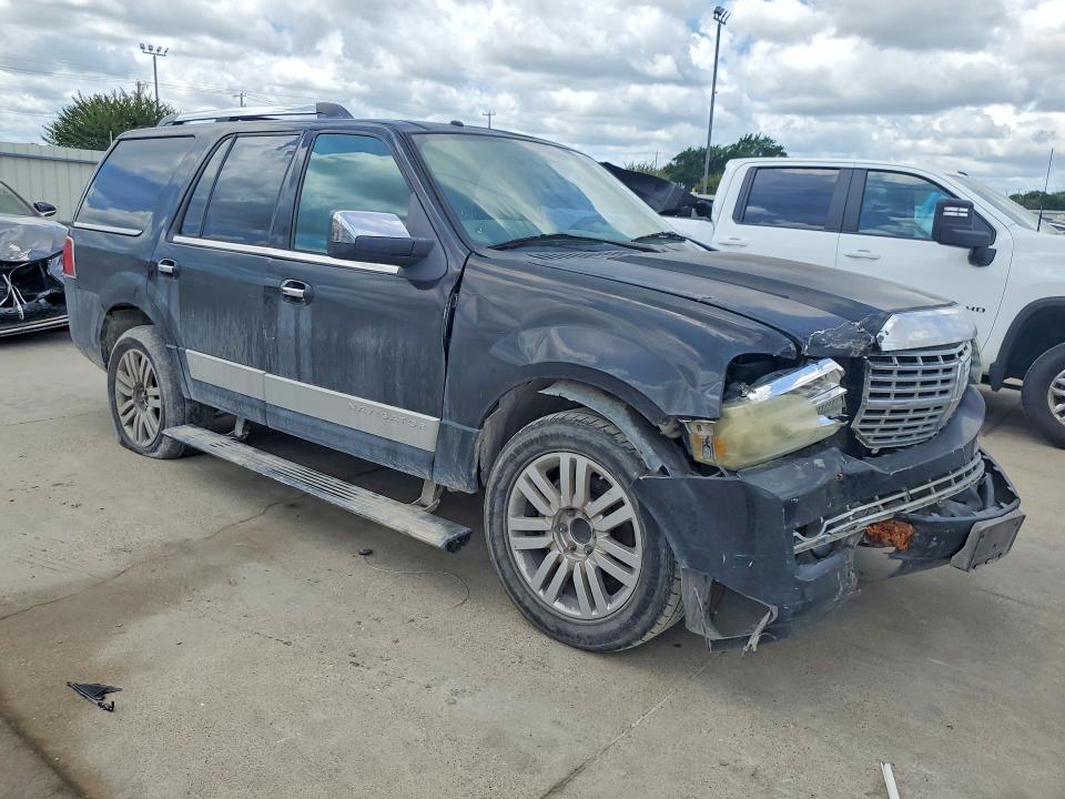 56807116 :رقم المزاد ، 5LMFU275X8LJ03327 vin ، 2008 Lincoln Navigator مزاد بيع