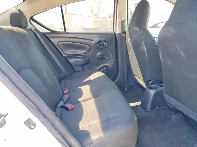 57329326 :رقم المزاد ، 3N1CN7AP7GL833068 vin ، 2016 Nissan Versa مزاد بيع