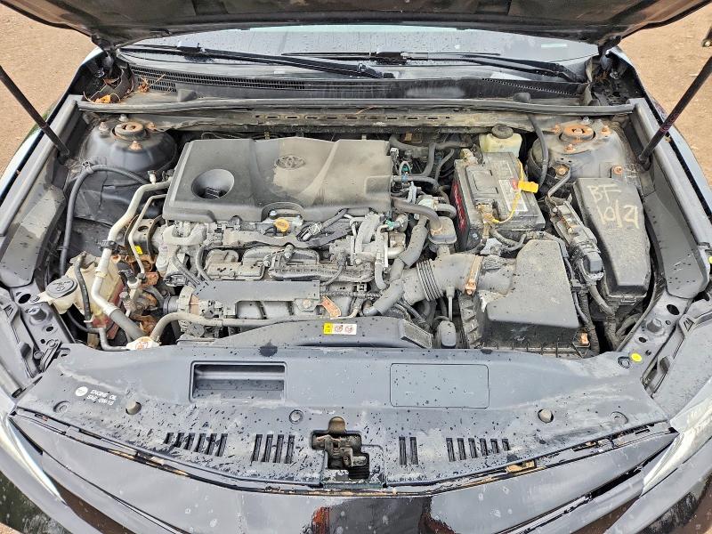 51540826 :رقم المزاد ، 4T1B11HK8JU134343 vin ، 2018 Toyota Camry مزاد بيع