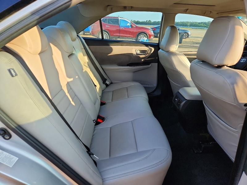 57972646 :رقم المزاد ، 4T1BF1FK0HU337208 vin ، 2017 Toyota Camry مزاد بيع