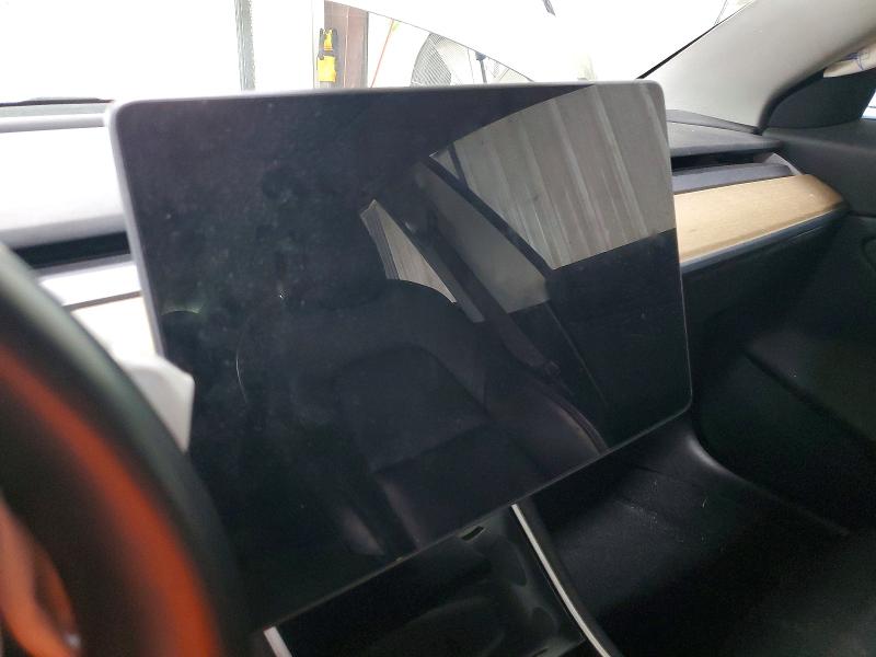 58030936 :رقم المزاد ، 5YJ3E1EB4JF091114 vin ، 2018 Tesla Model 3 مزاد بيع