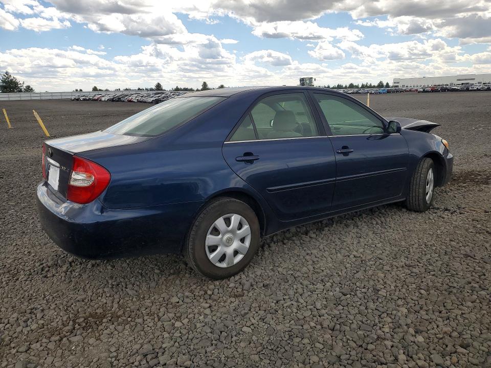 57347806 :رقم المزاد ، JTDBE32K720003457 vin ، 2002 Toyota Camry مزاد بيع