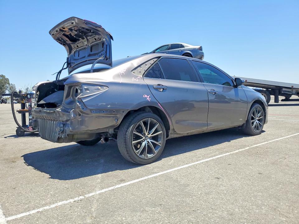 56841946 :رقم المزاد ، 4T1BF1FK2HU797499 vin ، 2017 Toyota Camry مزاد بيع
