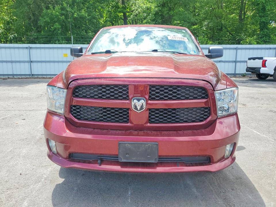 56433996 :رقم المزاد ، 1C6RR7FG3JS138607 vin ، 2018 Ram 1500 مزاد بيع