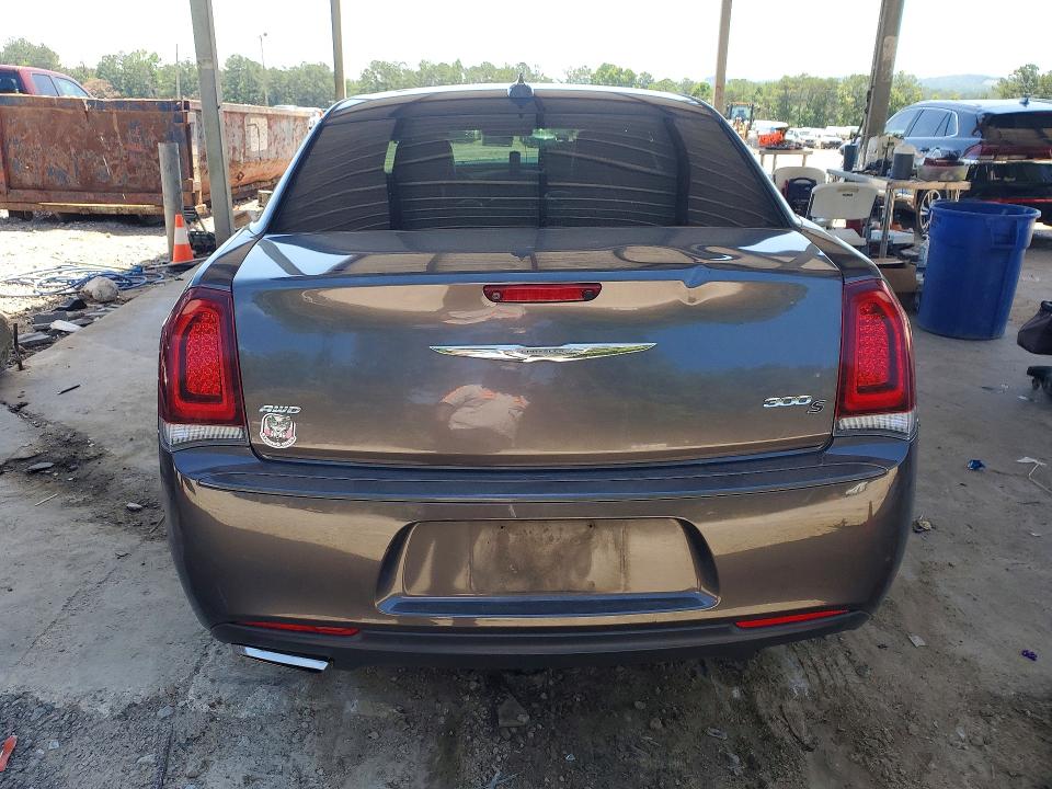 56098596 :رقم المزاد ، 2C3CCAGG7JH198980 vin ، 2018 Chrysler 300 مزاد بيع