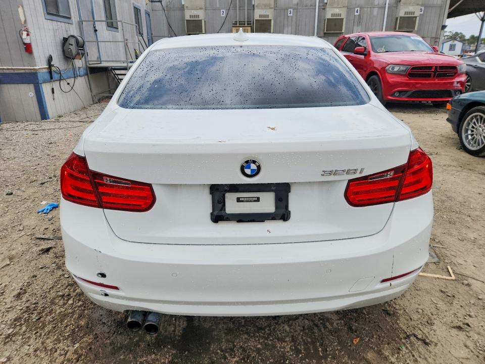 85612535 :رقم المزاد ، WBA3C1C5XFK119864 vin ، 2015 Bmw 328 مزاد بيع