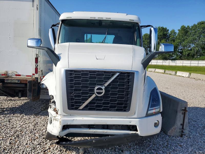2021 Volvo Vnr მანქანა იყიდება აუქციონზე, vin: 4V4WC9DG3MN600148, აუქციონის ნომერი: 46357426