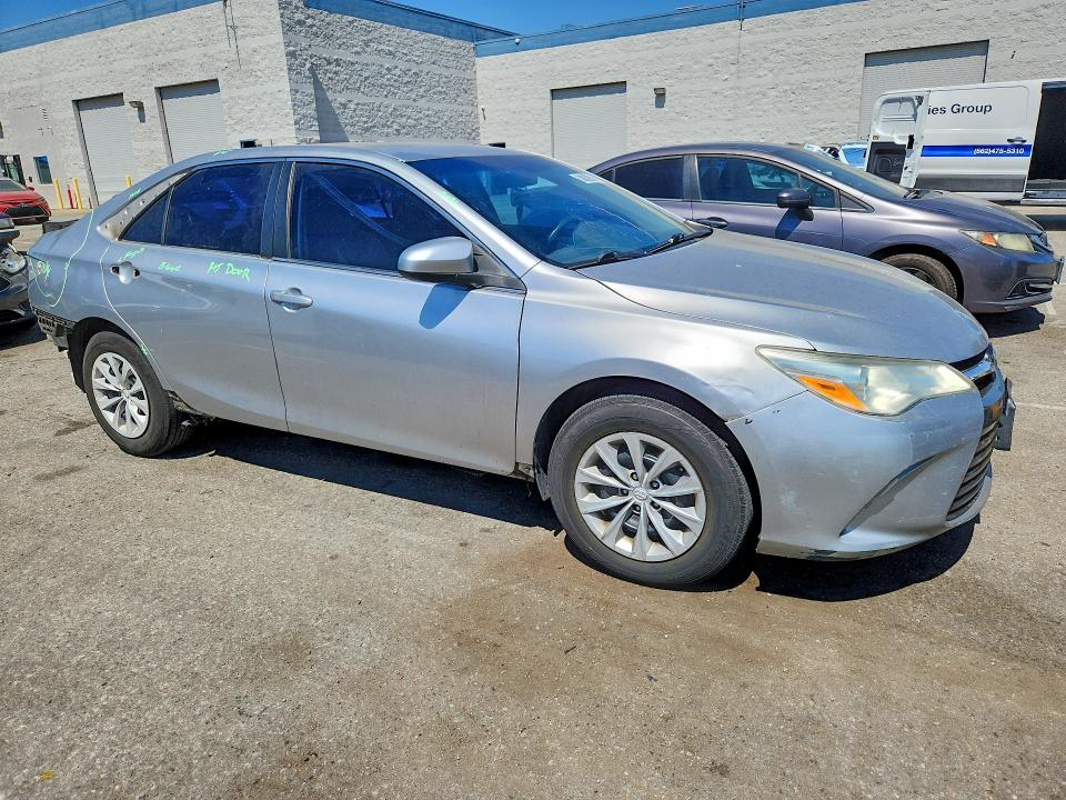 2015 Toyota Camry მანქანა იყიდება აუქციონზე, vin: 4T1BF1FK2FU968880, აუქციონის ნომერი: 58839246