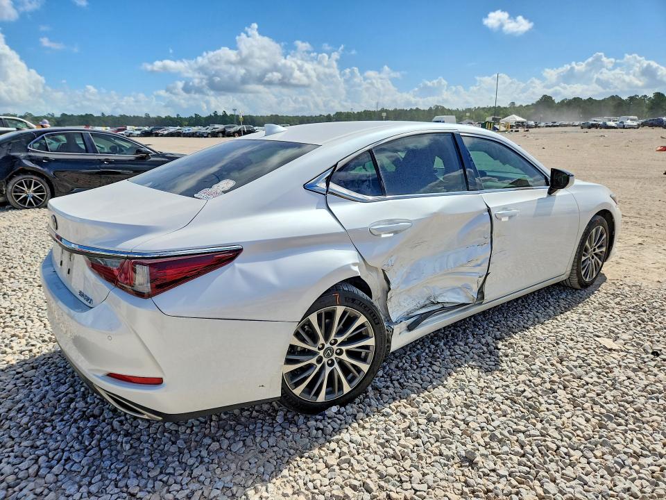 57349776 :رقم المزاد ، 58ABZ1B16KU039041 vin ، 2019 Lexus Es مزاد بيع