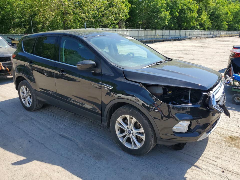56321546 :رقم المزاد ، 1FMCU9GD7HUC17219 vin ، 2017 Ford Escape مزاد بيع