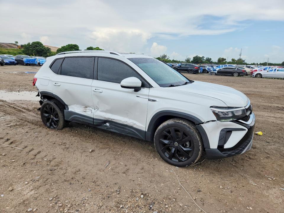 Продажа на аукционе авто 2022 Volkswagen Taos, vin: 3VVTX7B29NM078332, номер лота: 58986536