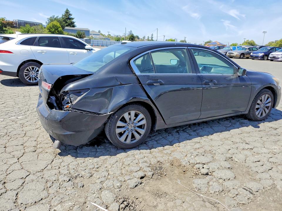 2011 Honda Accord მანქანა იყიდება აუქციონზე, vin: 1HGCP2F83BA004222, აუქციონის ნომერი: 55833666