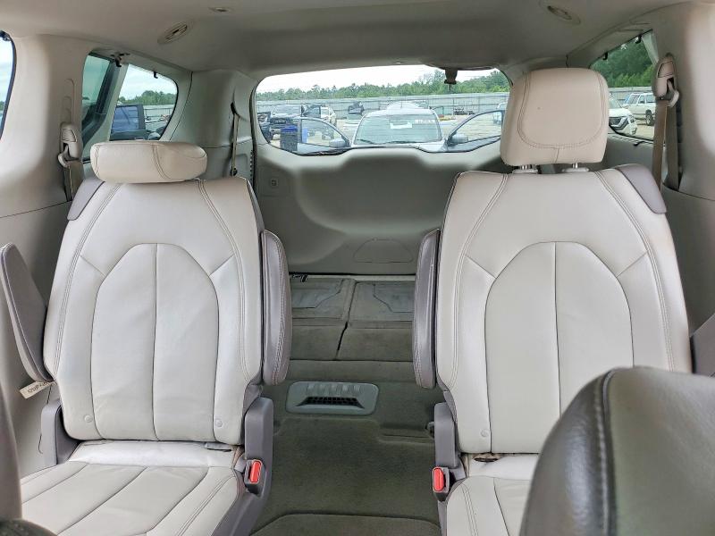 57682486 :رقم المزاد ، 2C4RC1BGXHR613792 vin ، 2017 Chrysler Pacifica مزاد بيع