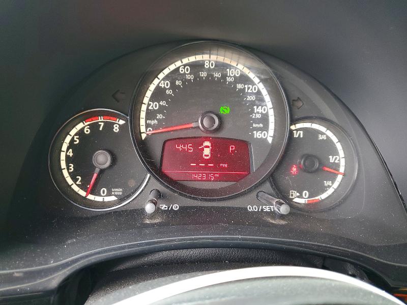 2014 Volkswagen Beetle მანქანა იყიდება აუქციონზე, vin: 3VWFP7AT7EM624080, აუქციონის ნომერი: 58942066