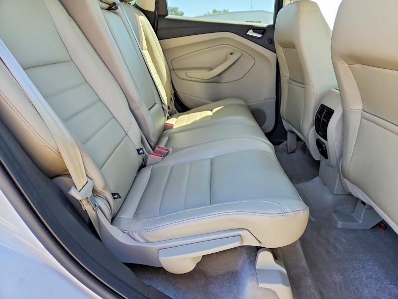 2015 Ford Escape მანქანა იყიდება აუქციონზე, vin: 1FMCU9J95FUB63582, აუქციონის ნომერი: 57215236
