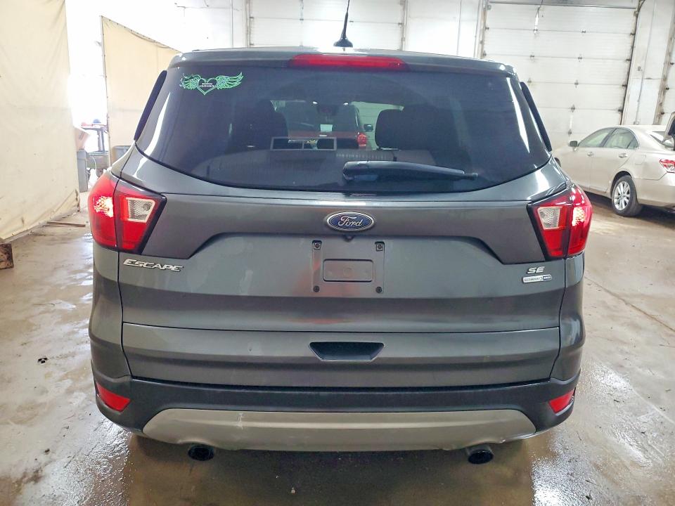 57199966 :رقم المزاد ، 1FMCU9GD5KUB82123 vin ، 2019 Ford Escape مزاد بيع