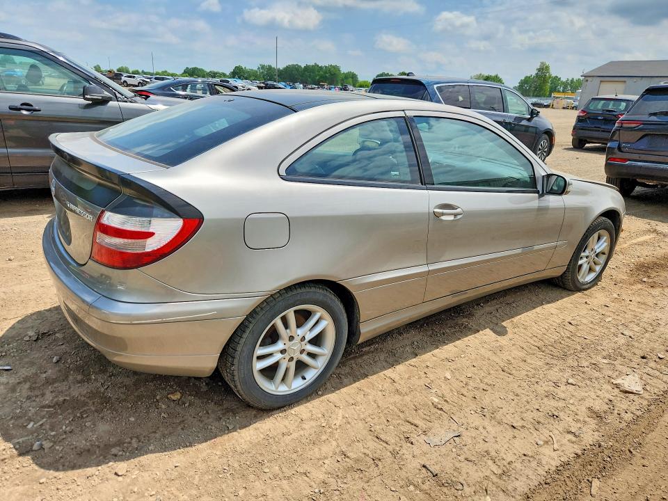 2005 Mercedes-benz C მანქანა იყიდება აუქციონზე, vin: WDBRN40J25A674658, აუქციონის ნომერი: 56525806