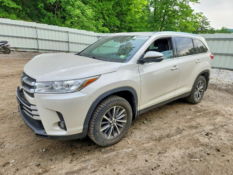 Auction sale of the 2019 Toyota Highlander, vin: 5TDJZRFH3KS614875, lot number: 56469956