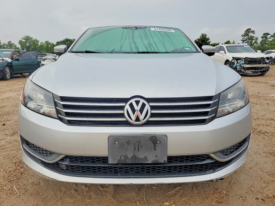 57435526 :رقم المزاد ، 1VWAT7A37FC049567 vin ، 2015 Volkswagen Passat مزاد بيع