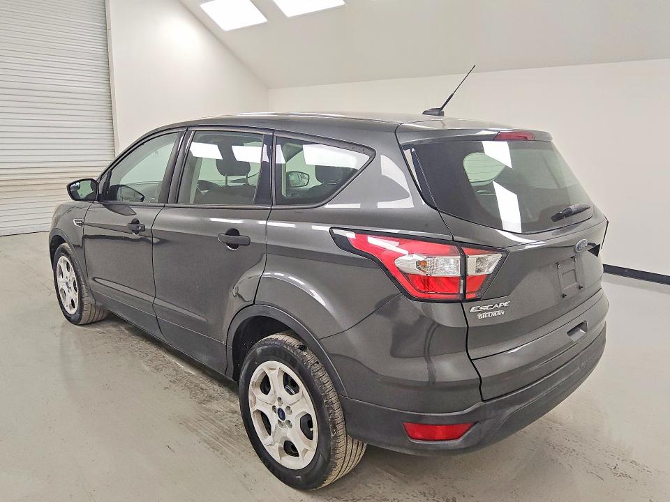 2018 Ford Escape მანქანა იყიდება აუქციონზე, vin: 1FMCU0F79JUB54363, აუქციონის ნომერი: 58209186