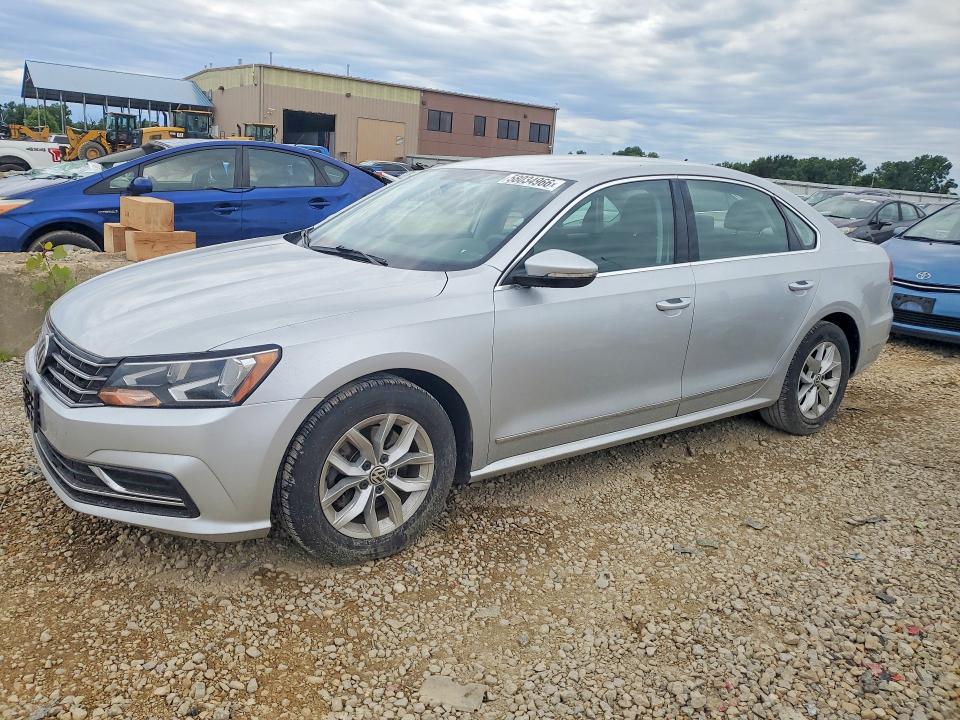 58034966 :رقم المزاد ، 1VWAT7A33HC059399 vin ، 2017 Volkswagen Passat مزاد بيع