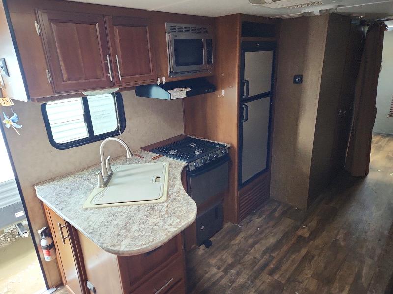 53523736 :رقم المزاد ، 5ZT2TRWB9GB510048 vin ، 2016 Tracker Recreational Vehicle (rv) مزاد بيع