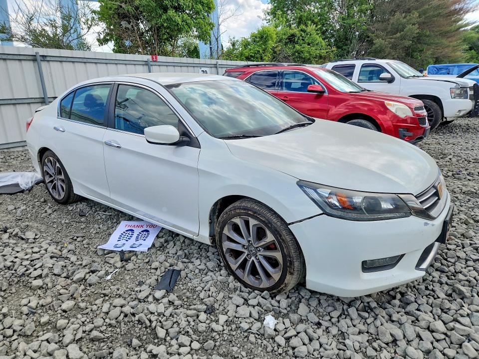 55615626 :رقم المزاد ، 1HGCR2F53FA268059 vin ، 2015 Honda Accord مزاد بيع